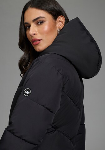 POLARINO Between-Season Jacket in Black