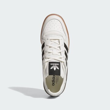 Baskets basses 'Forum' ADIDAS ORIGINALS en blanc