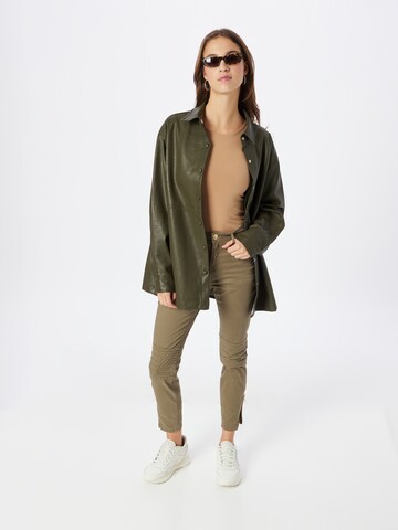 Coupe slim Pantalon River Island en vert