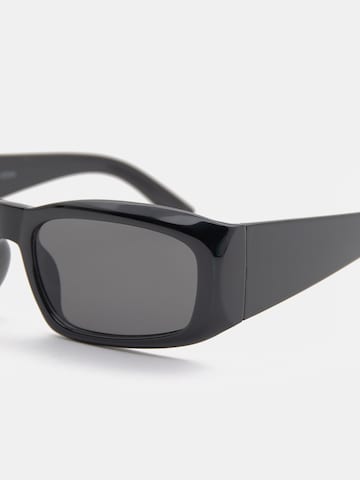 Lunettes de soleil Pull&Bear en noir