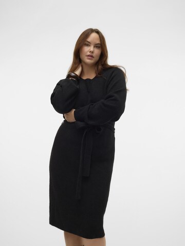 Vero Moda Curve Gebreide jurk 'VMCPippa' in Zwart: voorkant