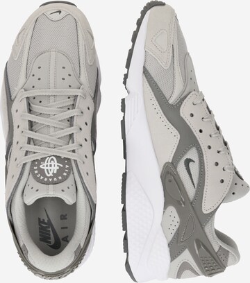 Baskets basses 'AIR HUARACHE' Nike Sportswear en gris