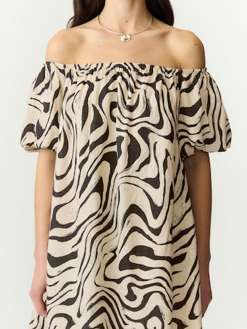 Robe d’été 'YASOxy' YAS en gris