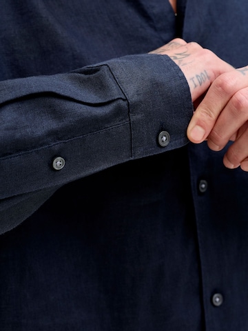 Regular fit Camicia di JACK & JONES in blu