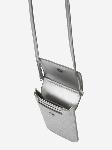Calvin Klein Pouzdro na smartphone 'Must' – stříbrná