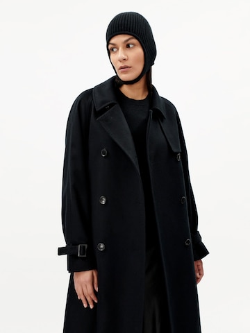 GOBI Cashmere Mössa 'Knitted Aviator Cap' i svart: framsida