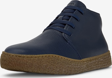 Chukka Boots ' Peu Terreno ' CAMPER en bleu : devant