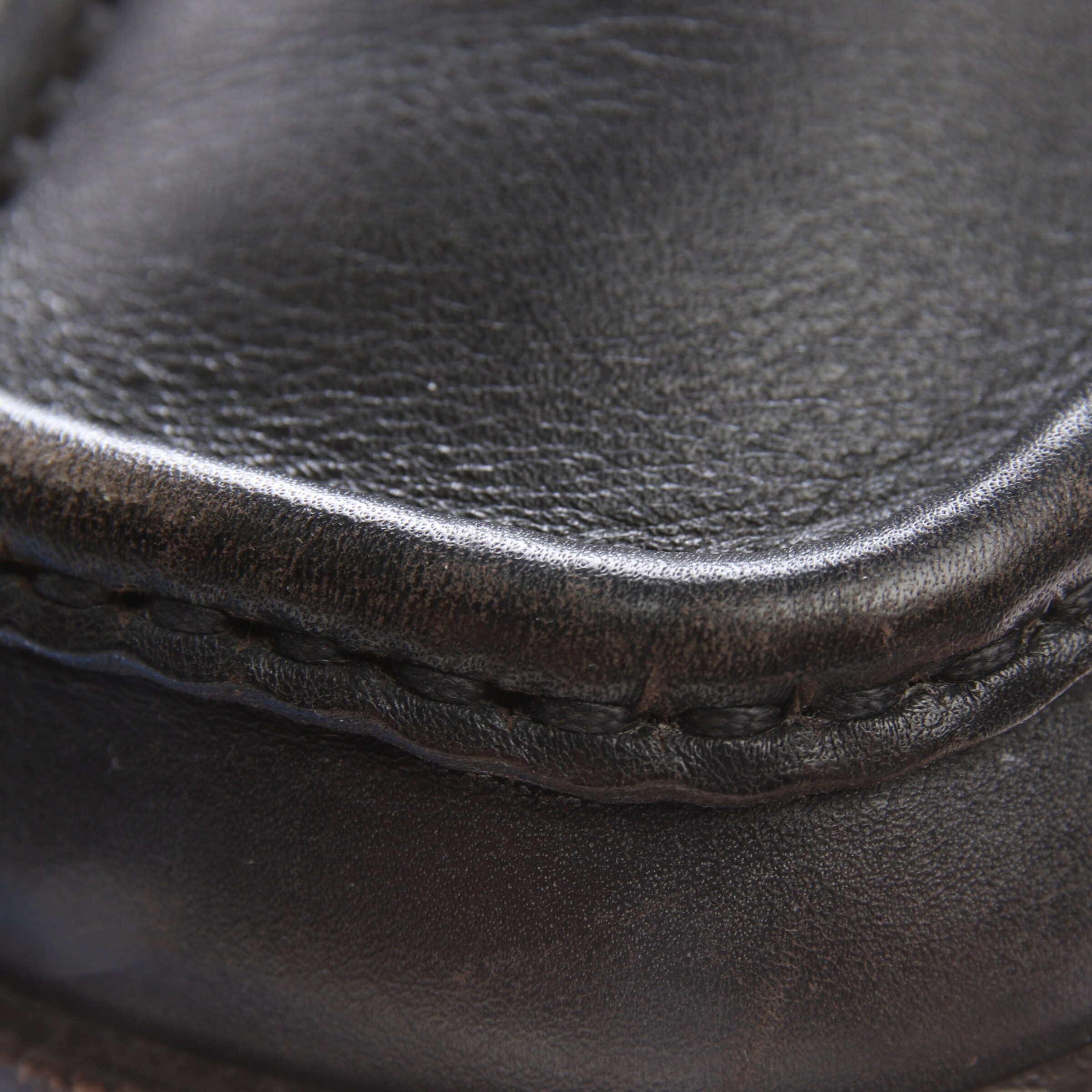 Gucci Flats & Loafers in 41,5 in Grey