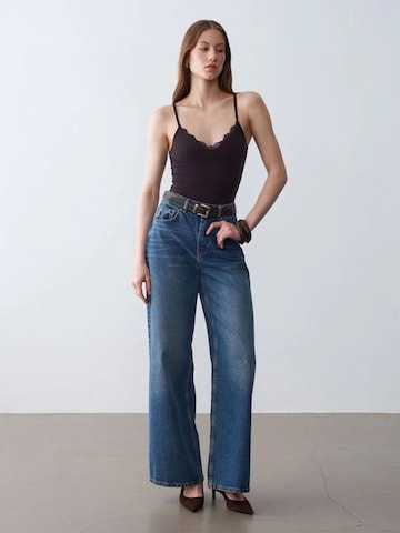 Dilvin Top in Black