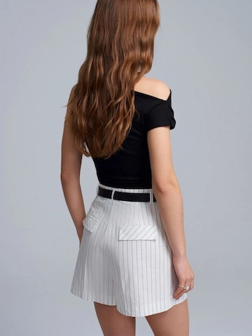 Dilvin Wide leg Trousers in White