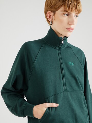 GAP Sweatshirt in Green