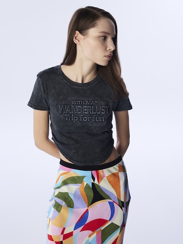 Twist Shirt 'Crinkle' in Grijs: voorkant