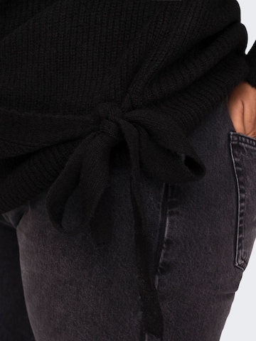 Pullover di ONLY Carmakoma in nero