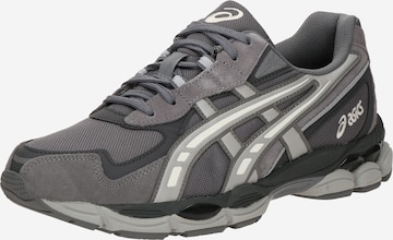 ASICS SportStyle Matalavartiset tennarit 'GEL-NYC 2055' värissä harmaa: etupuoli