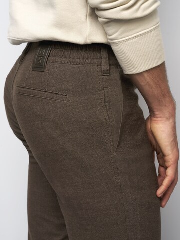 Regular Pantalon chino MEYER en marron