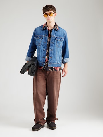 WRANGLER Демисезонная куртка в Синий