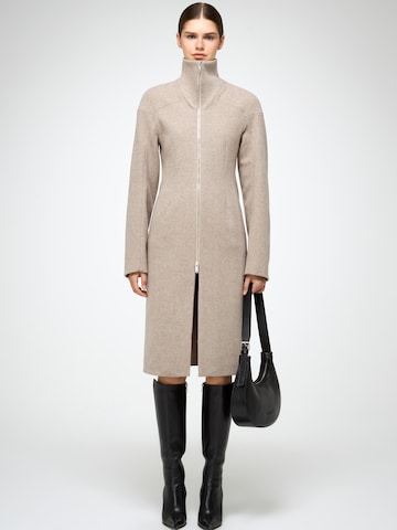 Cappotto invernale 'Zoelle' di V S P in beige