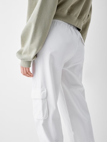 Bershka Широка кройка Карго панталон в бяло