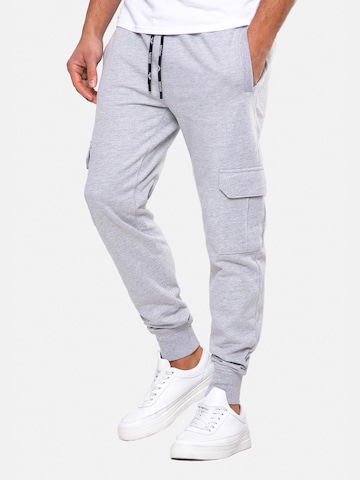 Effilé Pantalon cargo 'Stefan' Threadbare en gris : devant