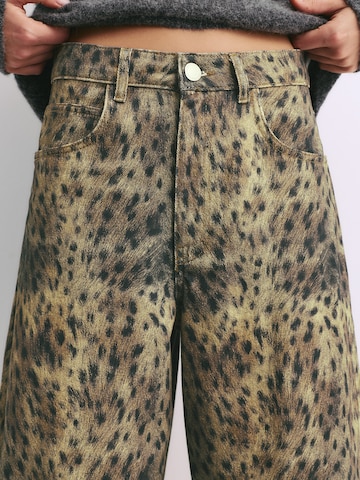 Pull&Bear Baggy Jeans in Beige