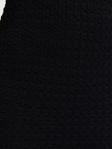 Trendyol Kleid in Schwarz
