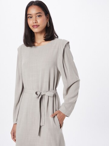 Robe 'Quinn' Esmé Studios en gris