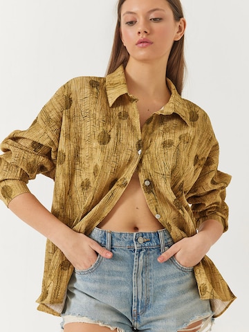 Bianco Lucci Blouse in Green: front