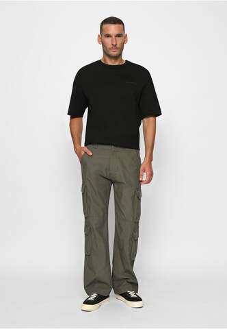 Lost Youth Regular Cargo trousers in Green