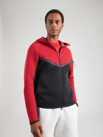 Nike Sportswear Sweatjacka 'Tech Fleece' i röd: framsida