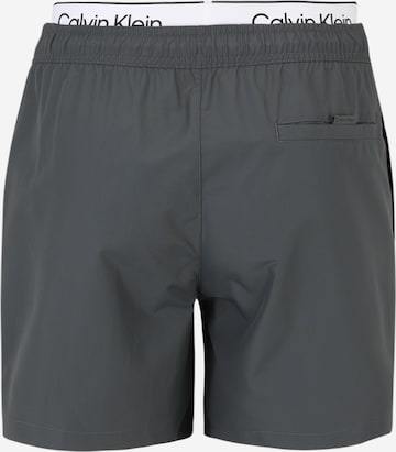 Shorts de bain 'META LEGACY' Calvin Klein Swimwear en gris