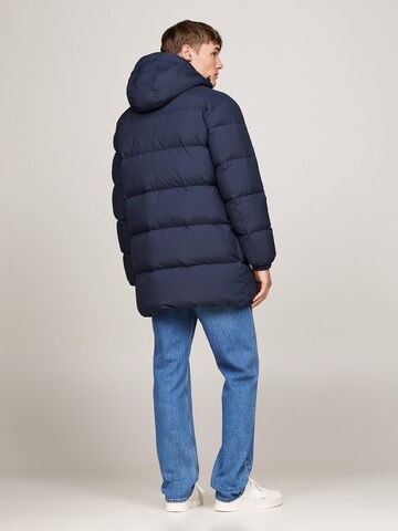 Tommy Jeans Jacke 'ESSENTIAL' in Blau