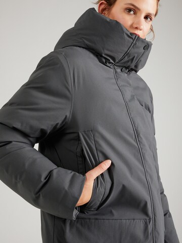 Manteau fonctionnel 'Asha' elvine en gris