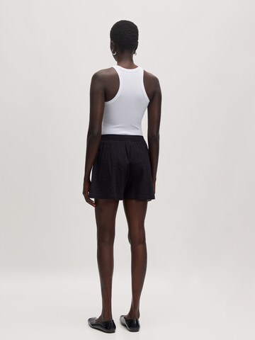 évasé Pantalon 'Edna' EDITED en noir