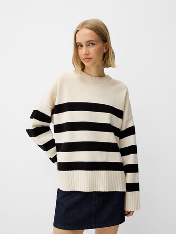 Pullover di Bershka in beige: frontale