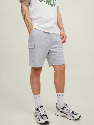 JACK & JONES - Regular Calças cargo 'Air' em cinzento: frente