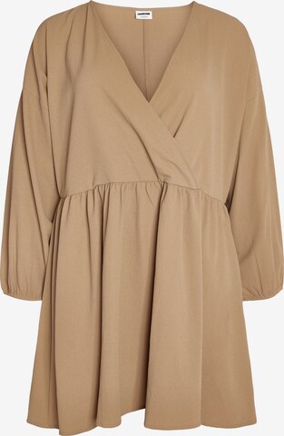 Robe 'CATIE' Noisy May Curve en marron : devant