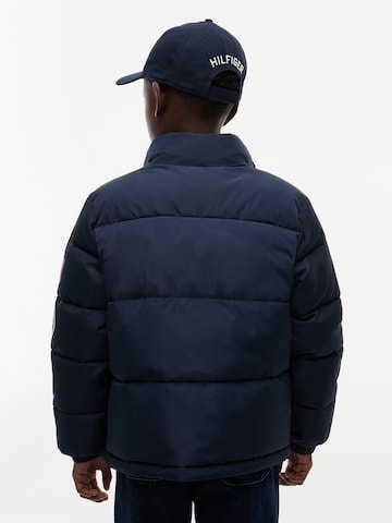 TOMMY HILFIGER Tussenjas in Blauw