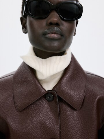 Geacă de primăvară-toamnă 'SABINA' de la MANGO pe roșu