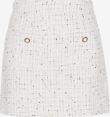 faina Rok in Wit: voorkant