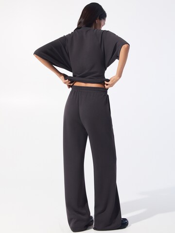 Pull&Bear Wide leg Byxa i grå