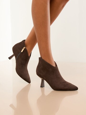 Lipsy Ankle boots in Brown: front