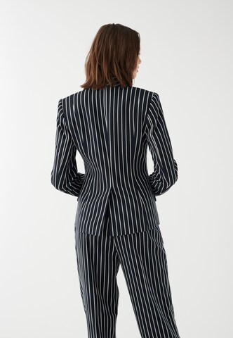Blazer 'Zinsa' di Dea Kudibal in blu