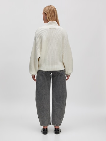 EDITED Sweater 'Samia' in Beige