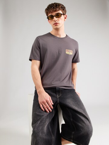 WRANGLER Μπλουζάκι σε γκρι: μπροστά