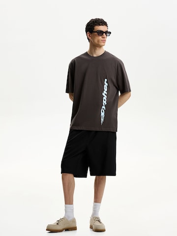 T-Shirt Bershka en gris