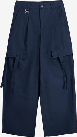 Bershka Wide leg Cargo Pants in Blue: front