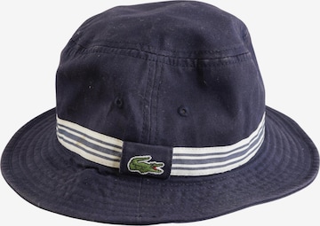 LACOSTE Hut oder Mütze M in Blau: Vorderseite