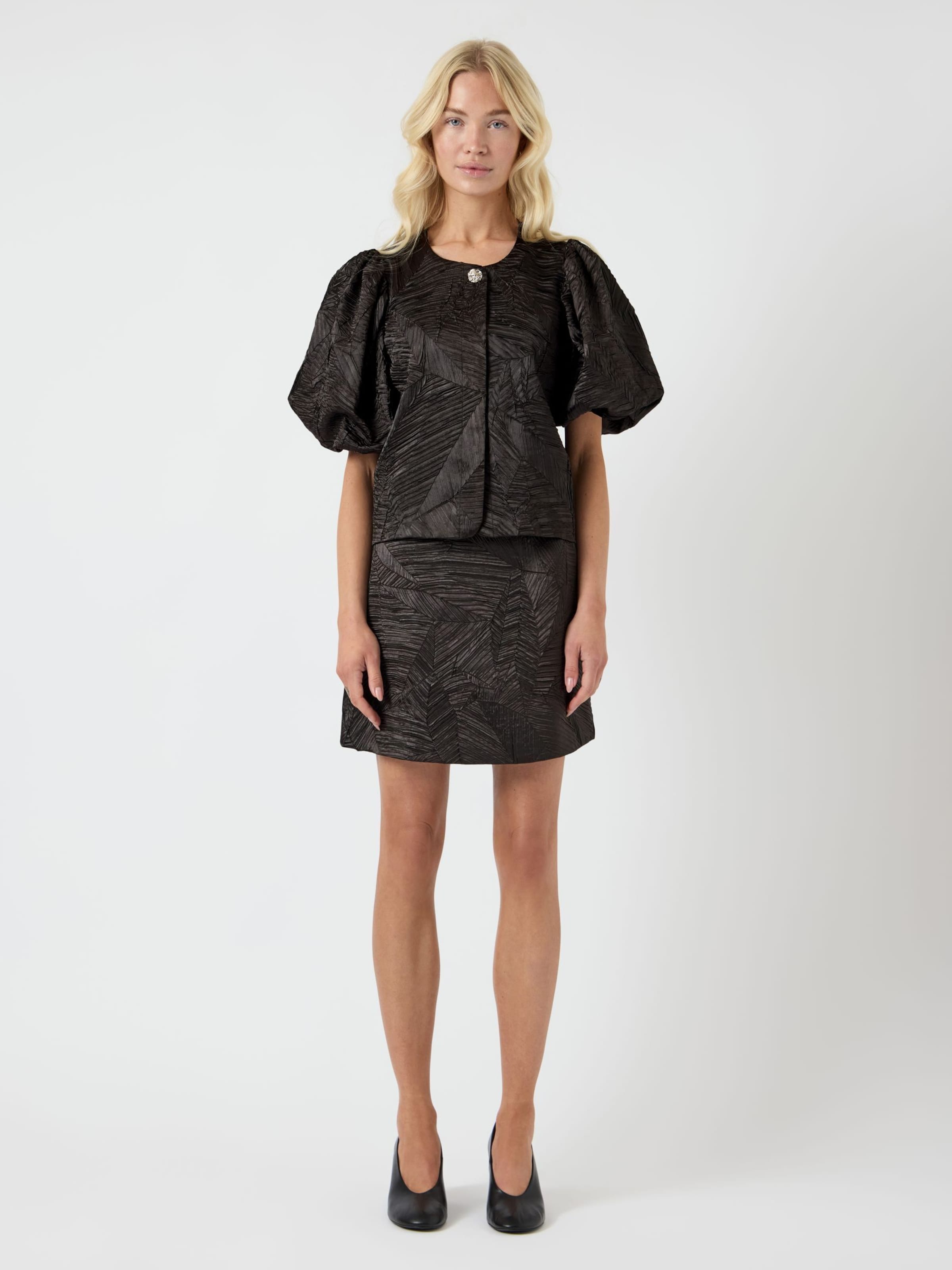 YAS - Falda en negro: frente