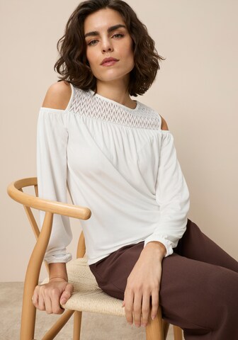 LAURA SCOTT Shirt in White: front