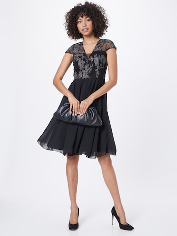 Chi Chi London Kleid in Schwarz